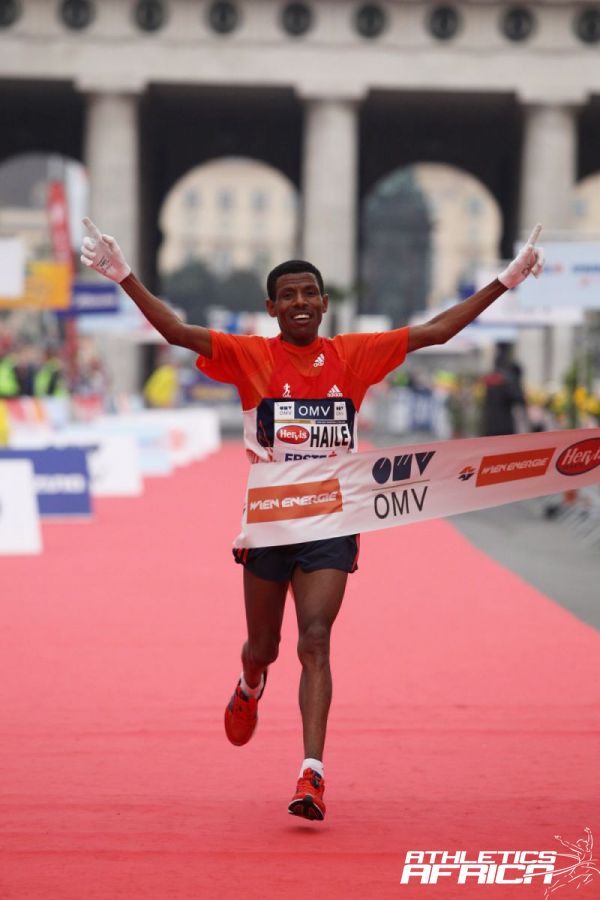 Haile Gebrselassie winning in Vienna in 2012 / Photo Credit: Photorun.net / Jean-Pierre Durand