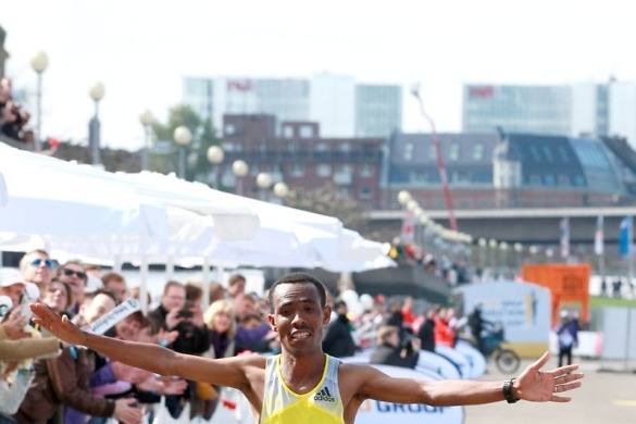 Dereje Debele Tulu breaks course record in Duesseldorf