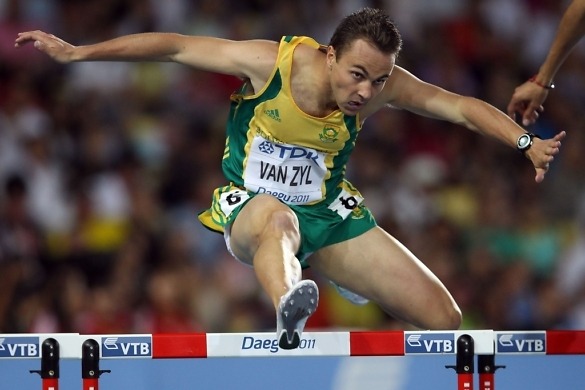 Van Zyl beats Olympic gold medalist in Manchester