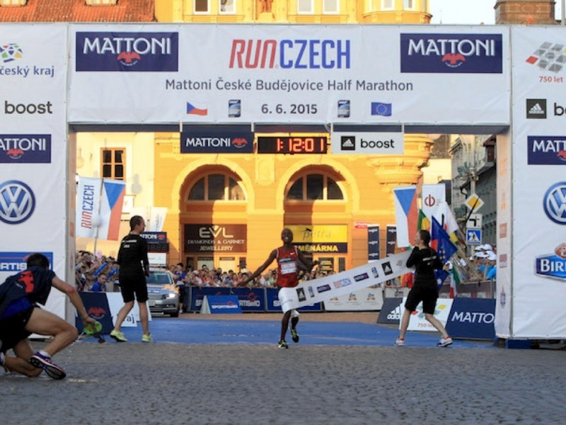 Rose Chelimo wins in Ceske Budejovice / Photo credit: Mattoni Ceske Budejovice Half Marathon