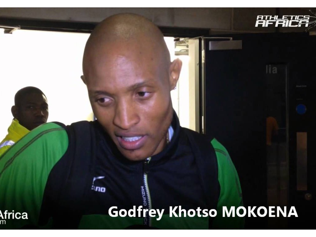 AthleticsAfrica team chats with South African jumpers Zarck Visser and Khotso Mokoena