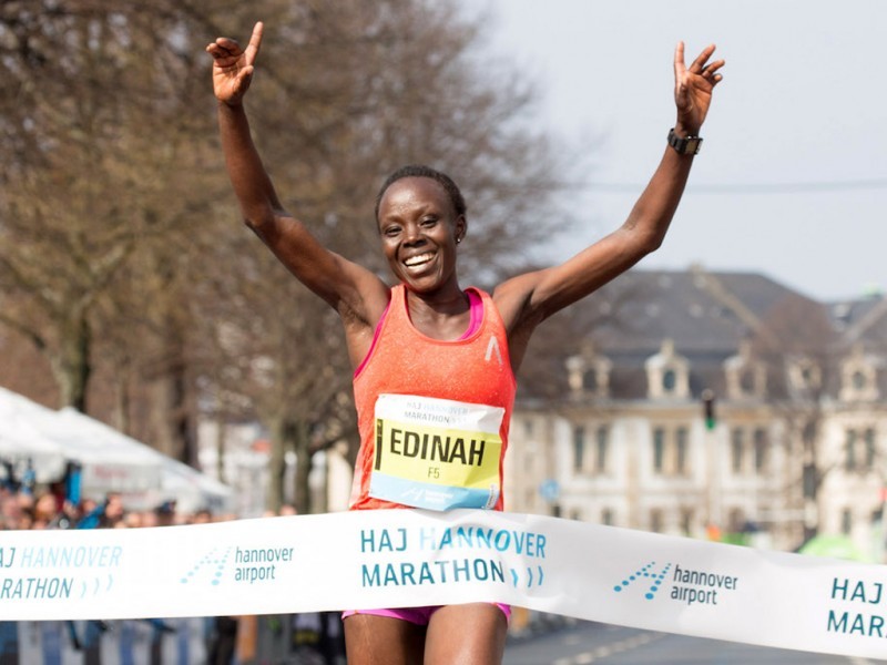 Kenyan Edinah Kwambai winning at the 2016 Hannover Marathon / Photo Credit: HAJ Hannover Marathon / Norbert Wilhelmi