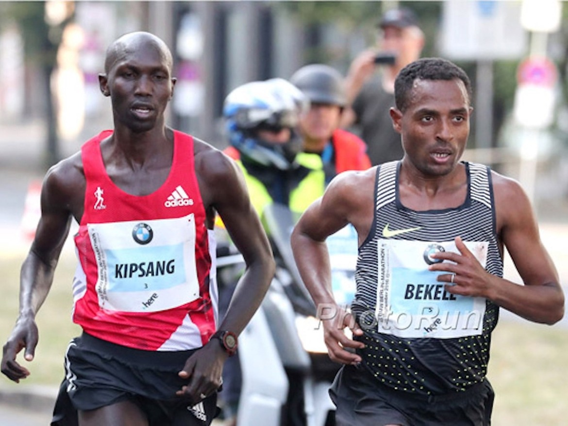 The 2016 Berlin Marathon winner Kenenisa Bekele (ETH) and Wilson Kipsang (KEN) during the race / Photo credit: www.photorun.net