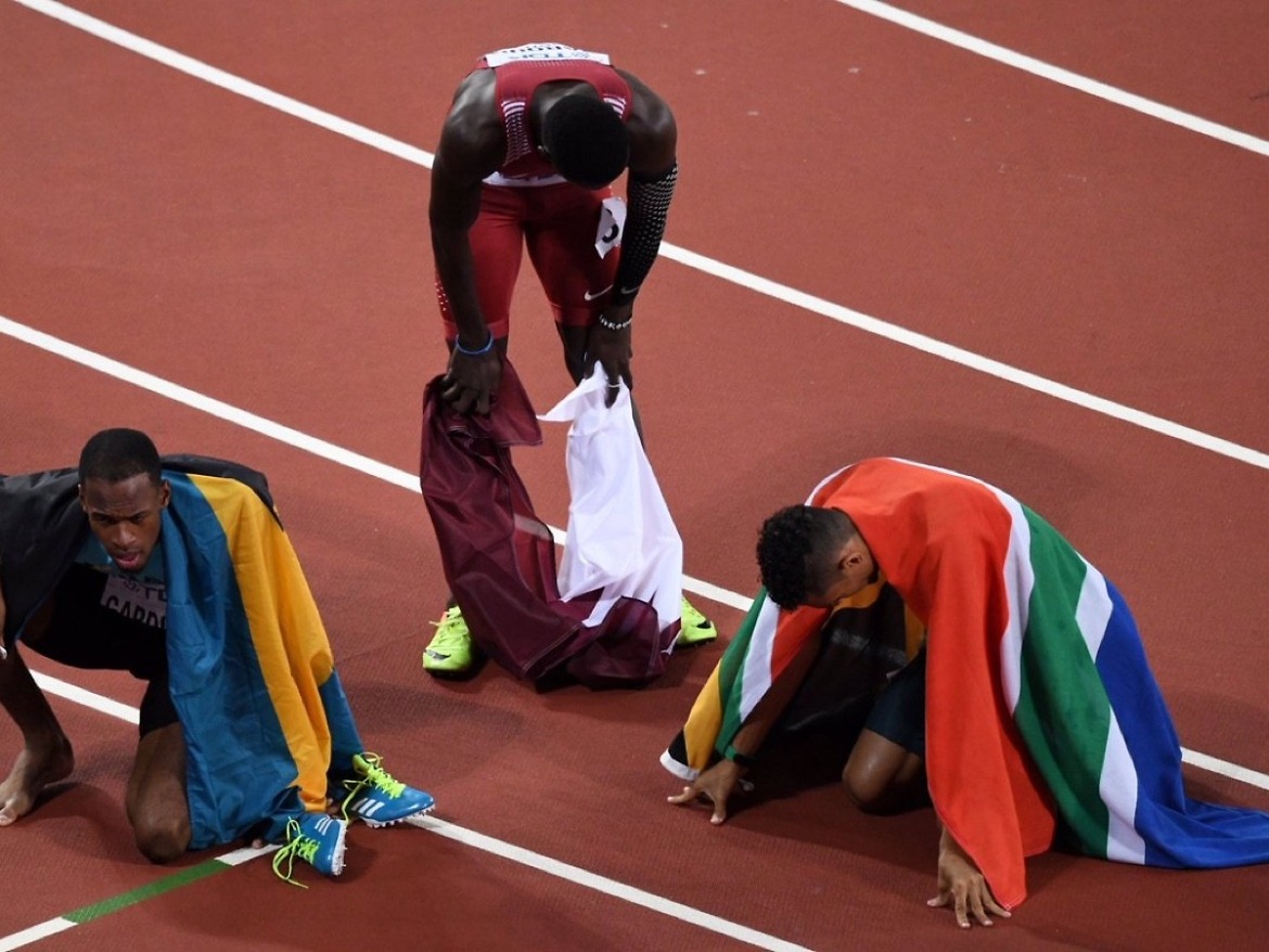 South Africa's Wayde van Niekerk flaunted his superb form on Tuesday night, taking the first step in his attempt at a historic double at the IAAF World Championships, London 2017.
