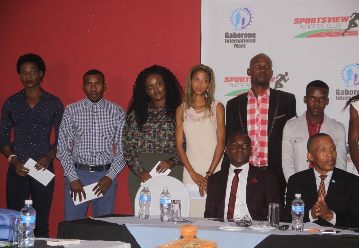 Botswana's 400m sensation, Amantle Montsho (far left) with some of the athletes who received their appearance fees for the GIM2018. / Photo credit: Calistus Kolantsho