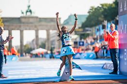 Video Highlights – 2021 BMW BERLIN-MARATHON