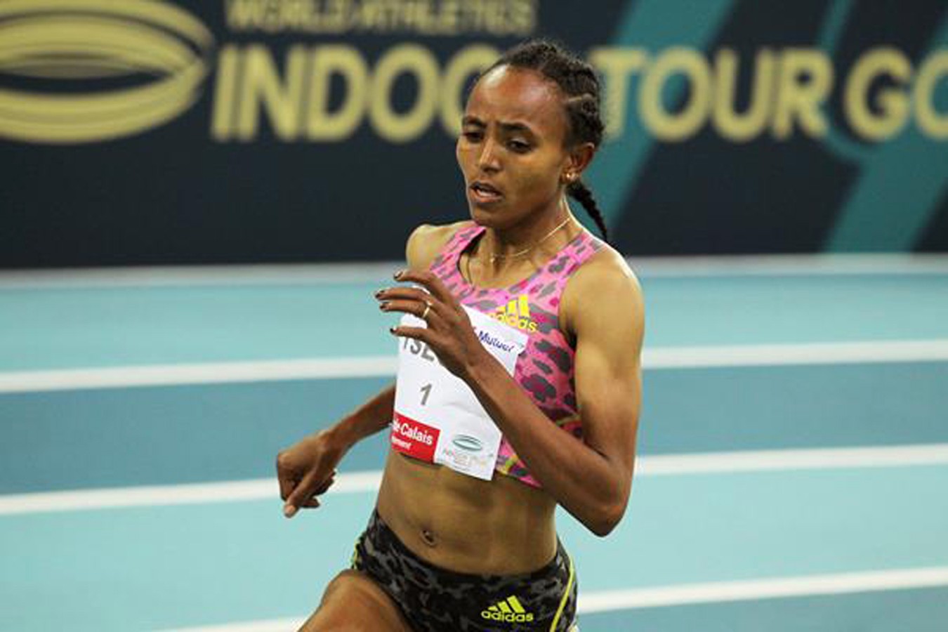 Gudaf Tsegay on her way to winning the 1500m at the World Athletics Indoor Tour Gold meeting in Lievin (© Jean-Pierre Durand)