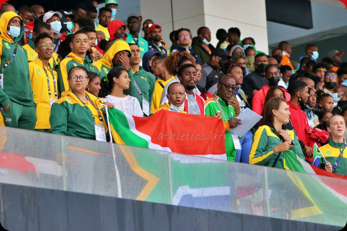 Team South Africa welcomed as they trooped in to a thundering atmosphere of screams and sounds vuvuzelas
