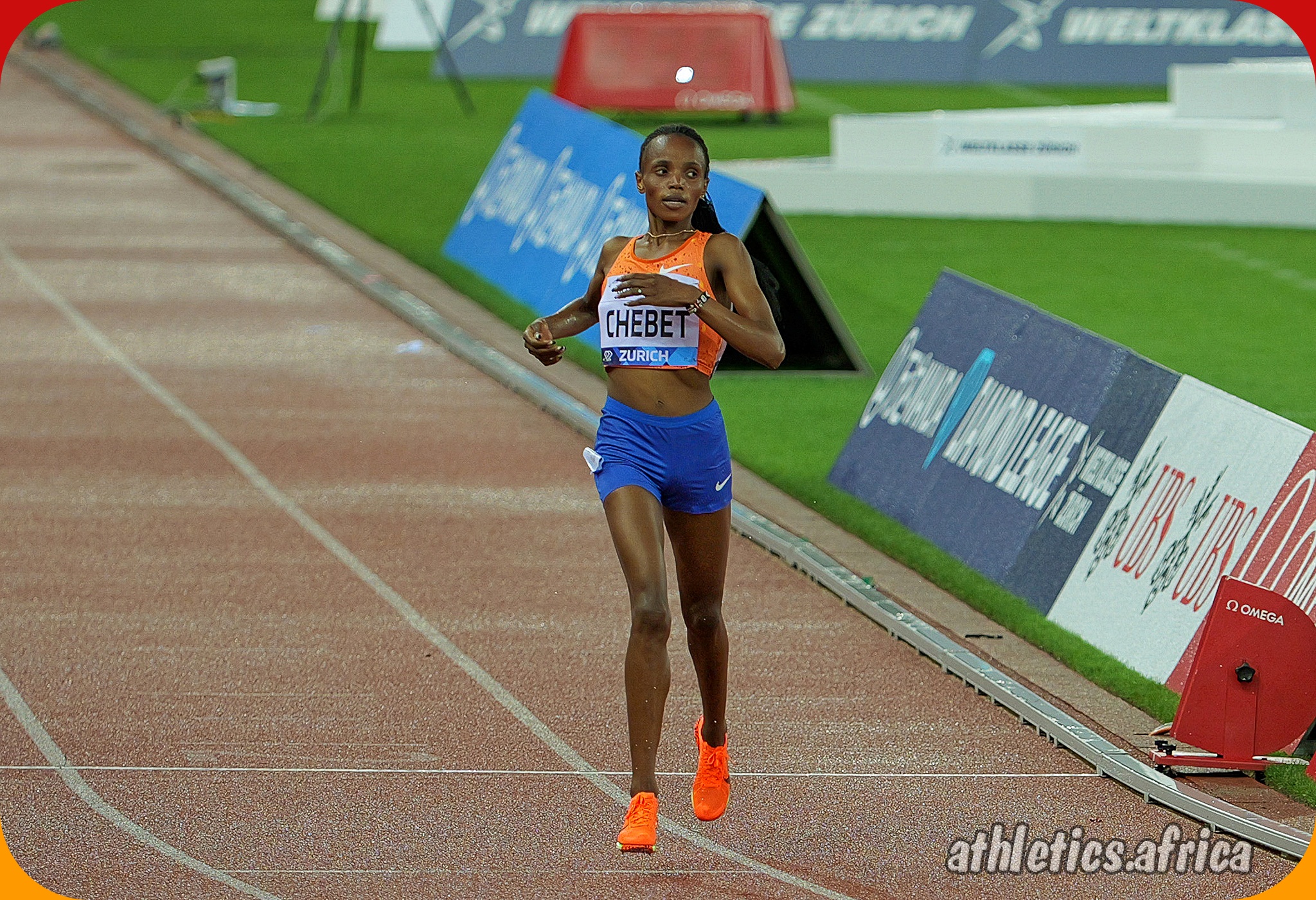 Beatrice CHEBET (KEN) wins the Women's 5000m with a time of 14:09.52 in a new Meeting Record at at Weltklasse Zurich, the Wanda Diamond League event in Zurich on 5 Sept 2024 / Photo: Diamond League AG