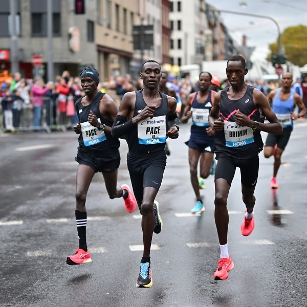 Elite men’s leading group at the Mainova Frankfurt Marathon 2023 / Photo credit: Mainova Frankfurt Marathon