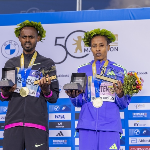 BMW Berlin Marathon winners, Milkesa Mengesha and Tigist Ketema from Ethiopia / Photo credit: SCC EVENTS / Jean Marc Wiesner