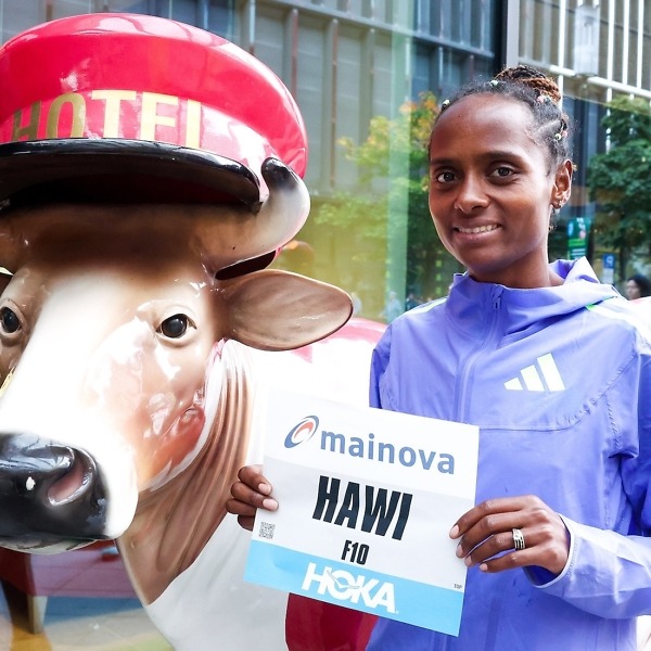 Hawi Feysa at the athletes’ hotel of the Mainova Frankfurt Marathon 2024 | Photo credit: Sailer / photorun.net