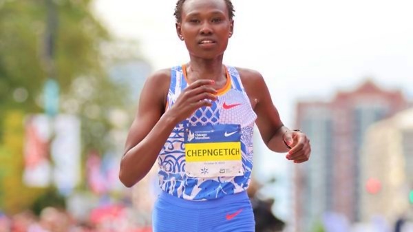 Kenyan’s Ruth Chepngetich winning at the 2024 Bank of America Chicago Marathon / Photo credit: Getty Images