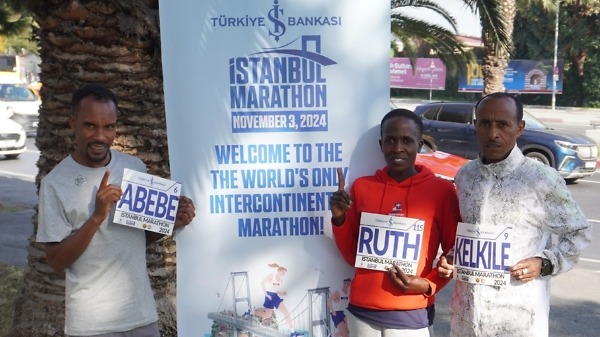 Abebe Negewo, Ruth Jebet and Kelkile Gezahegn in Istanbul |Photo credit: Spor Istanbul / Karasoy