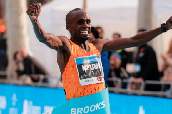 Kiplimo breaks world half marathon record on Lisbon return