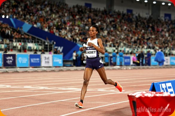 Beatrice Chebet runs away in the final 200m stretch of the women’s 5000m to claim the win in 14:27.12 at Xiamen DL 2025 / Photo credit: Marta Gorczyska for Diamond League AG